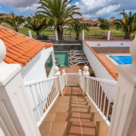 Primera Luxury House * קלטה דה פוסטה