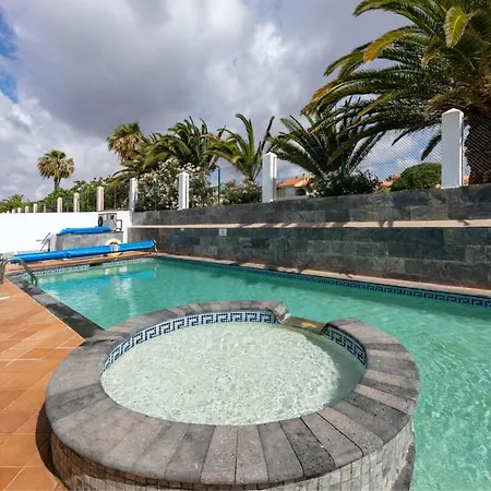 Primera Luxury House וילה *