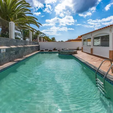 Primera Luxury House קלטה דה פוסטה