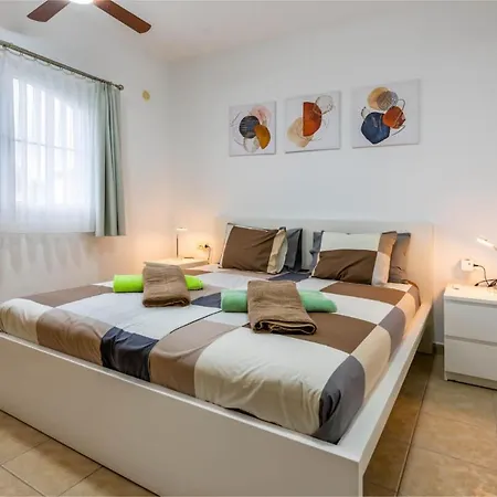 Βίλα Primera Luxury House