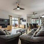 Primera Luxury House Βίλα *